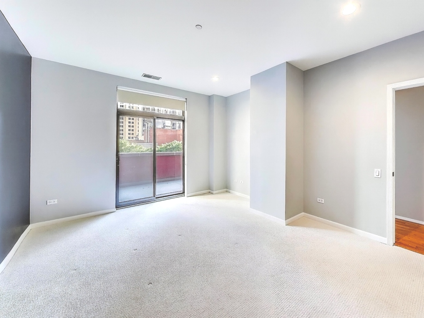 33 West Huron Street, Unit 412 Chicago, IL 60654 - Photo 20 of 33 a view of an empty room with a window