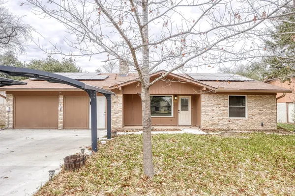 $235,000 | 2114 Bel-Air Drive, Taylor, TX 76574