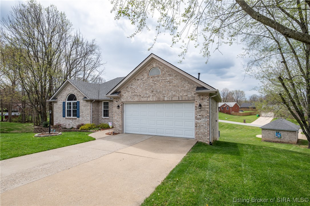 4304 Joann Court Floyds Knobs, IN 47119 - Photo 4 of 41