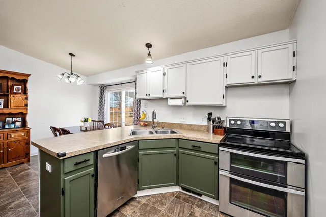 $334,900 | 509 Lindsey Lane, Belle Plaine, MN 56011