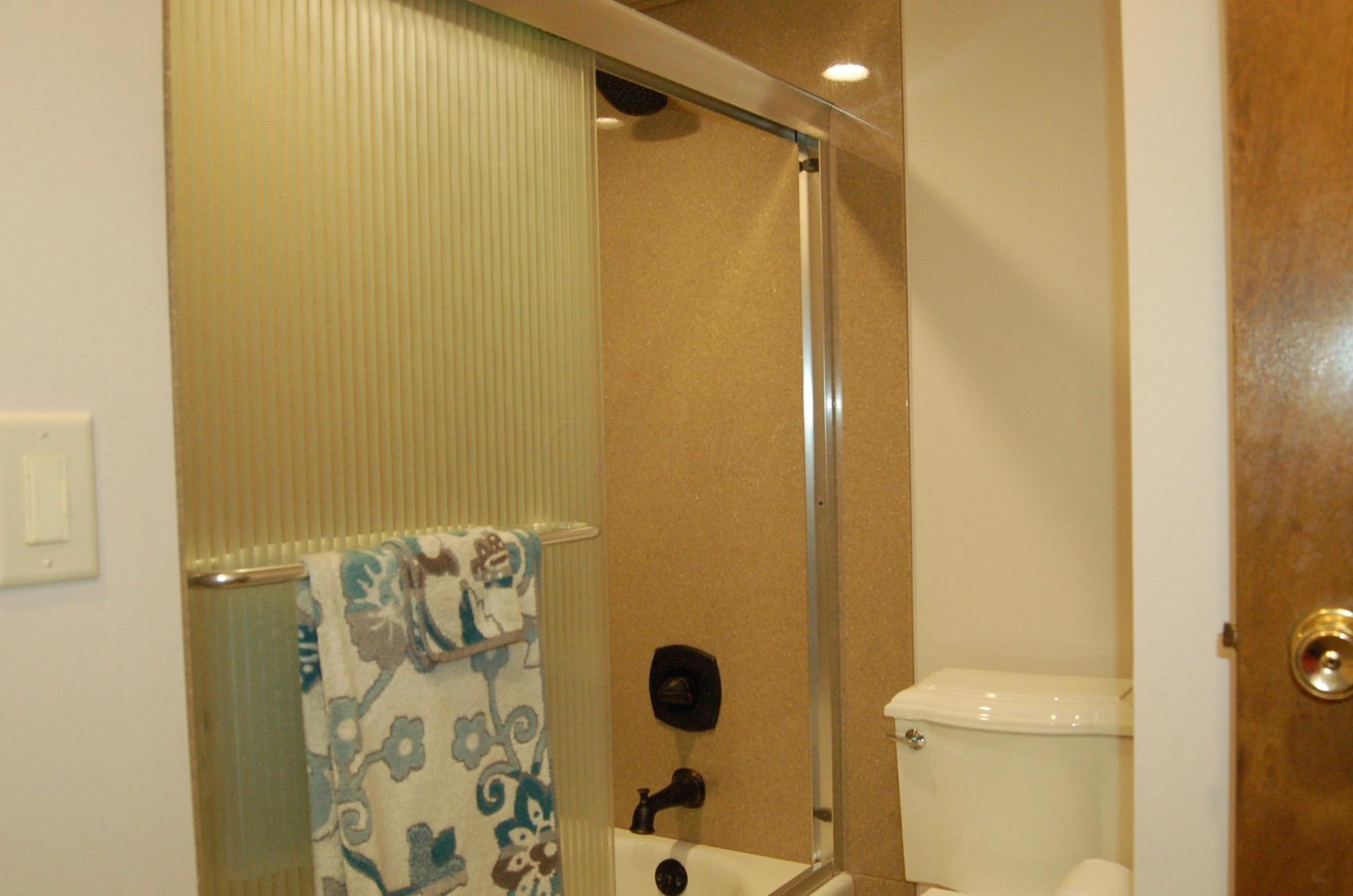 2124 Coach Road North, Unit 18 Columbus, OH 43220 - Photo 14 of 19