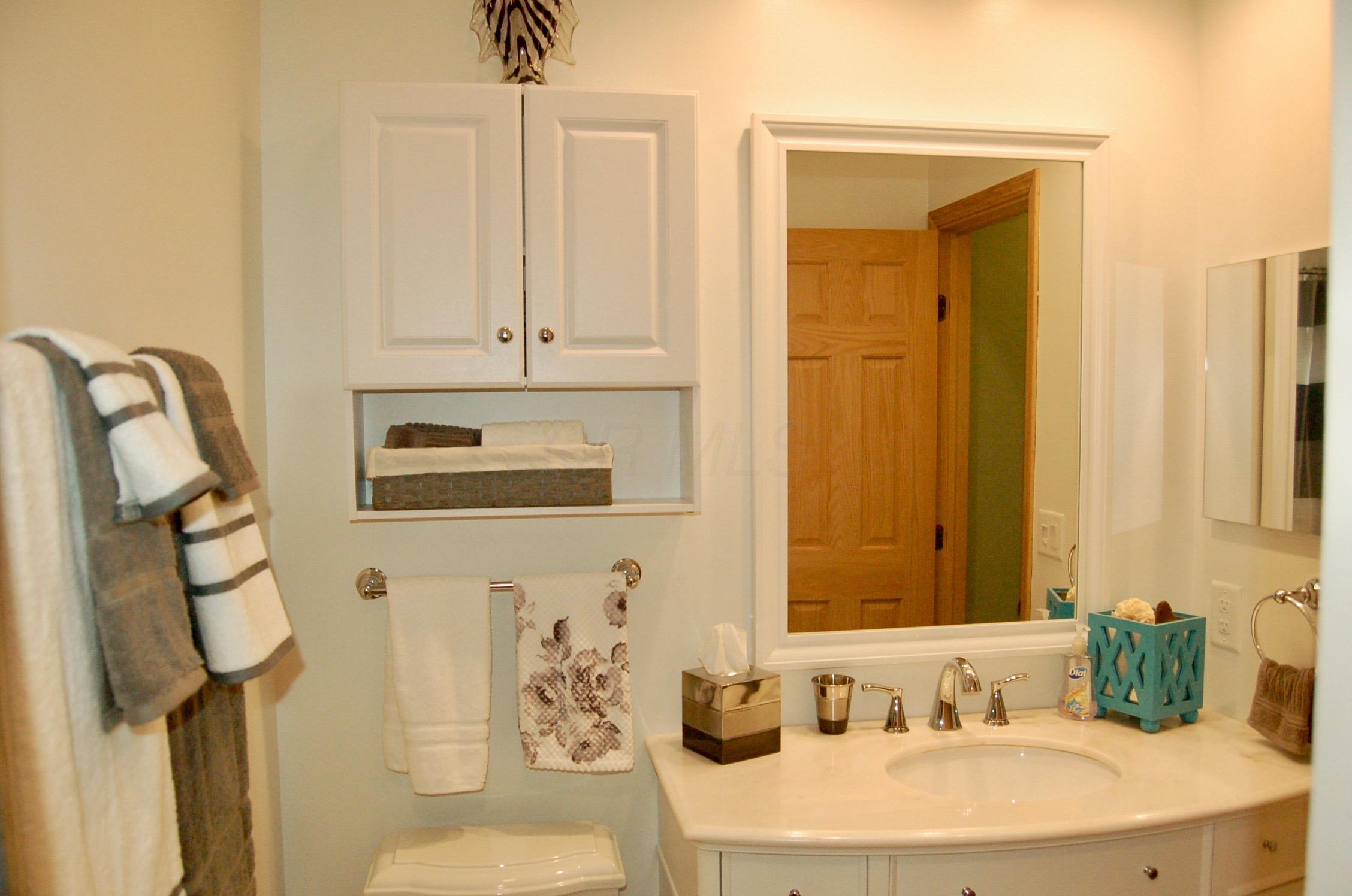 2124 Coach Road North, Unit 18 Columbus, OH 43220 - Photo 16 of 19