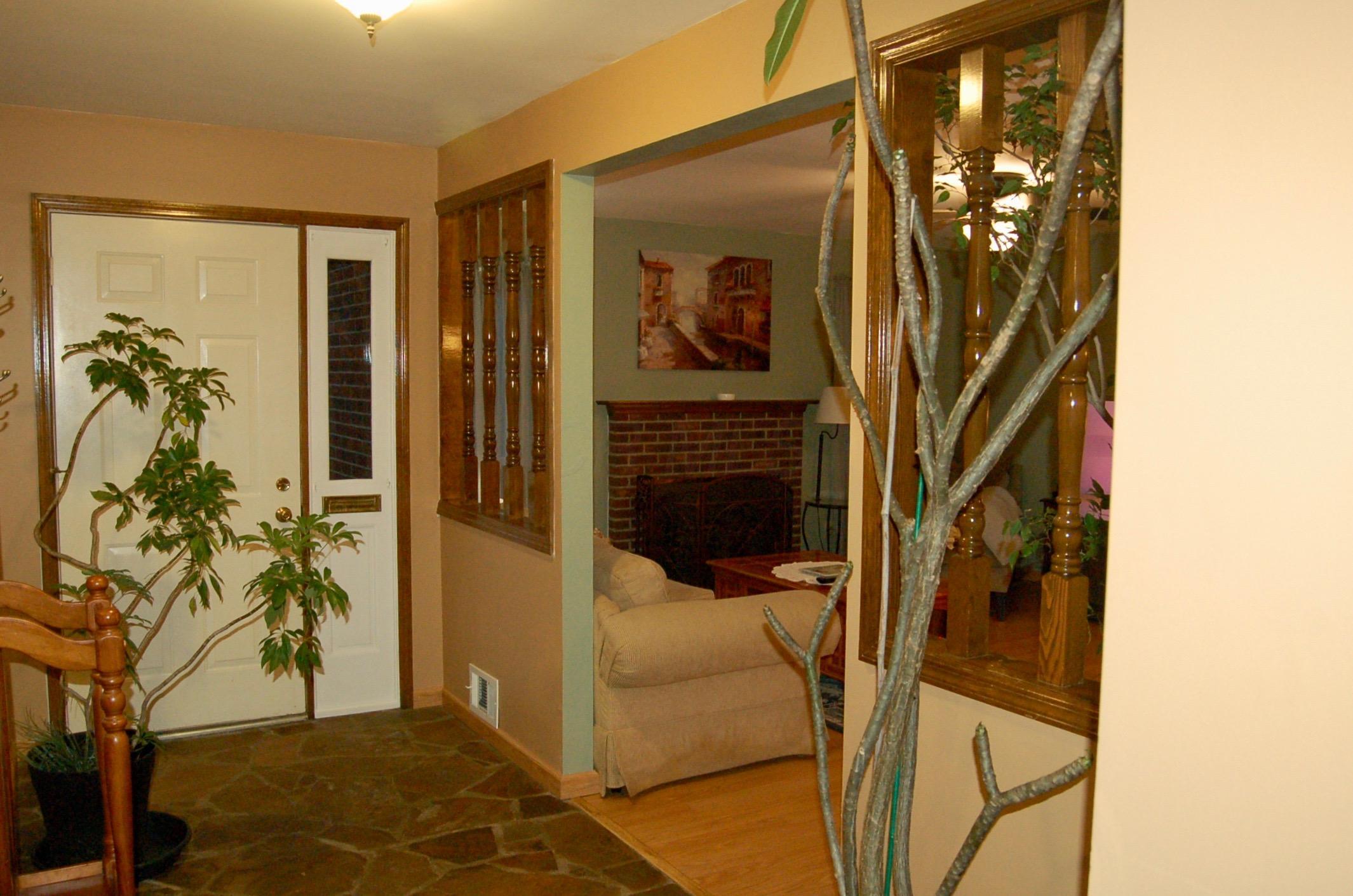 2124 Coach Road North, Unit 18 Columbus, OH 43220 - Photo 3 of 19