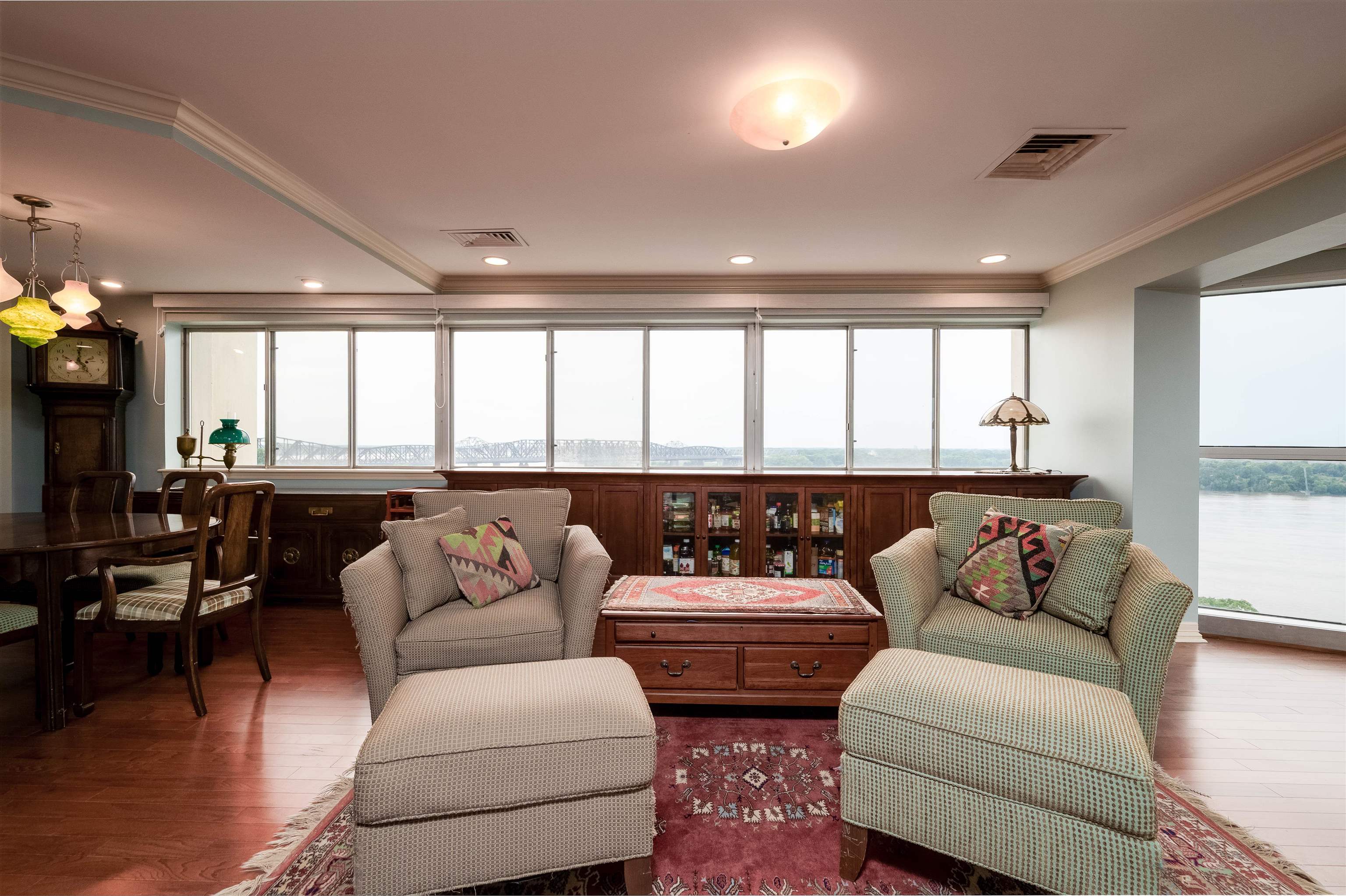 655 Riverside Drive, Unit 801 Memphis, TN 38103 - Photo 4 of 35