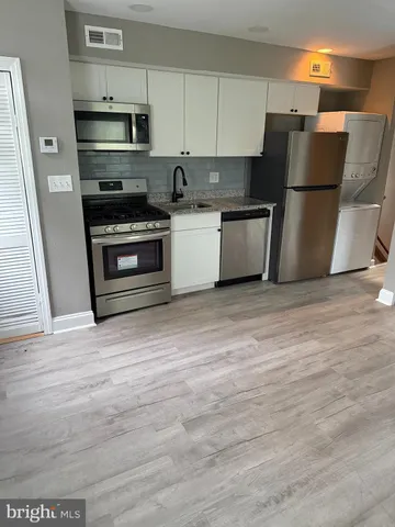 $1,800 | 110 P Street Southwest, Unit 2, Washington, DC 20024