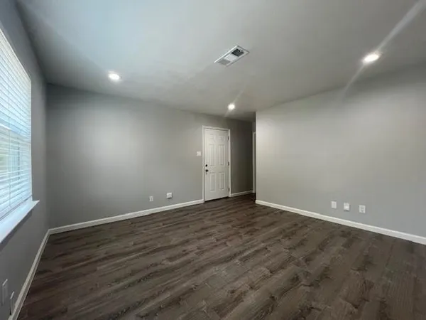 $1,595 | 304 North Oak Street, McKinney, TX 75069