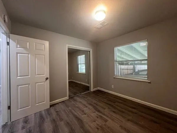 $1,595 | 304 North Oak Street, McKinney, TX 75069