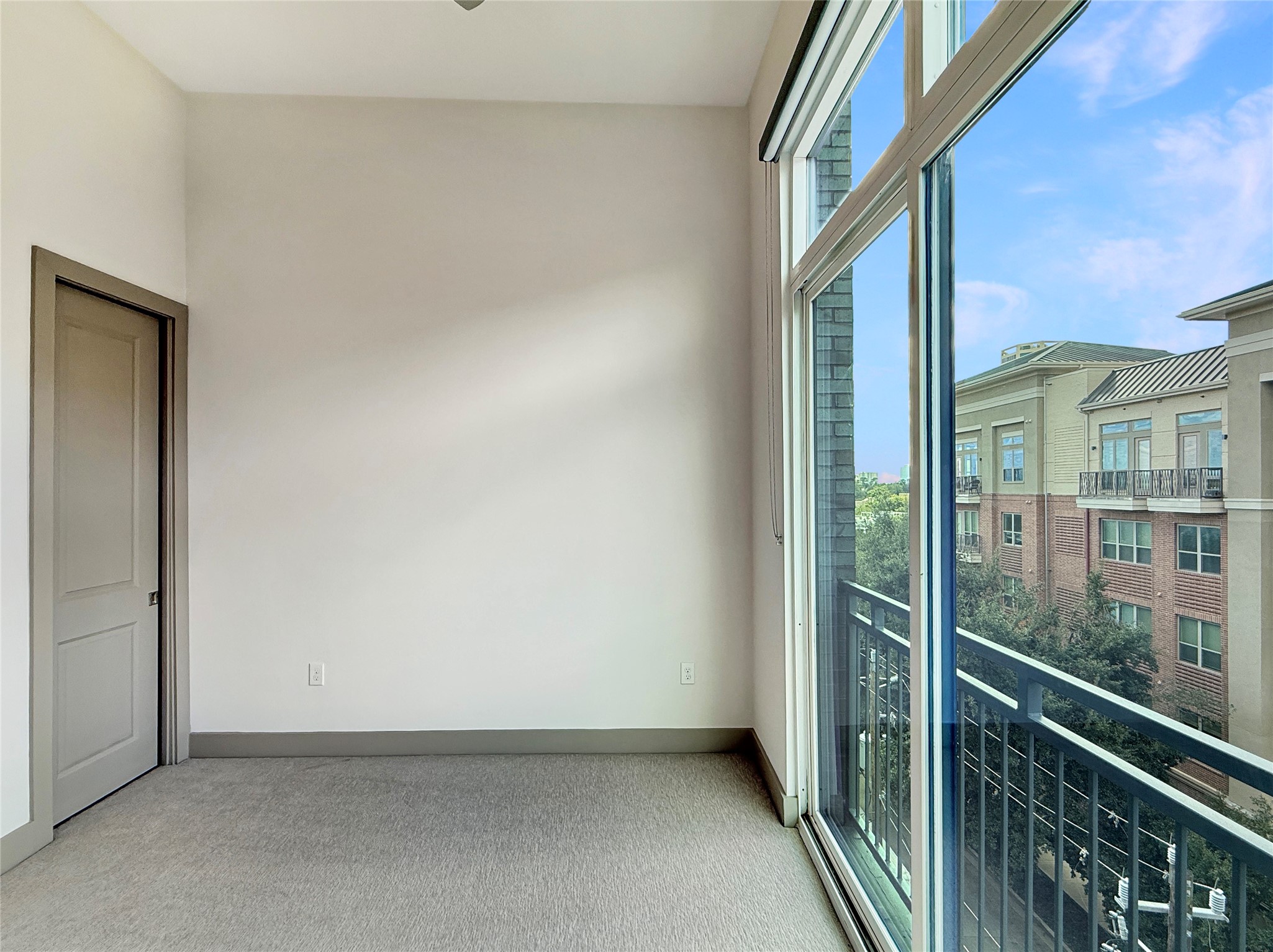 170 Malone Street, Unit 3206 Houston, TX 77007 - Photo 3 of 27 a view of a balcony