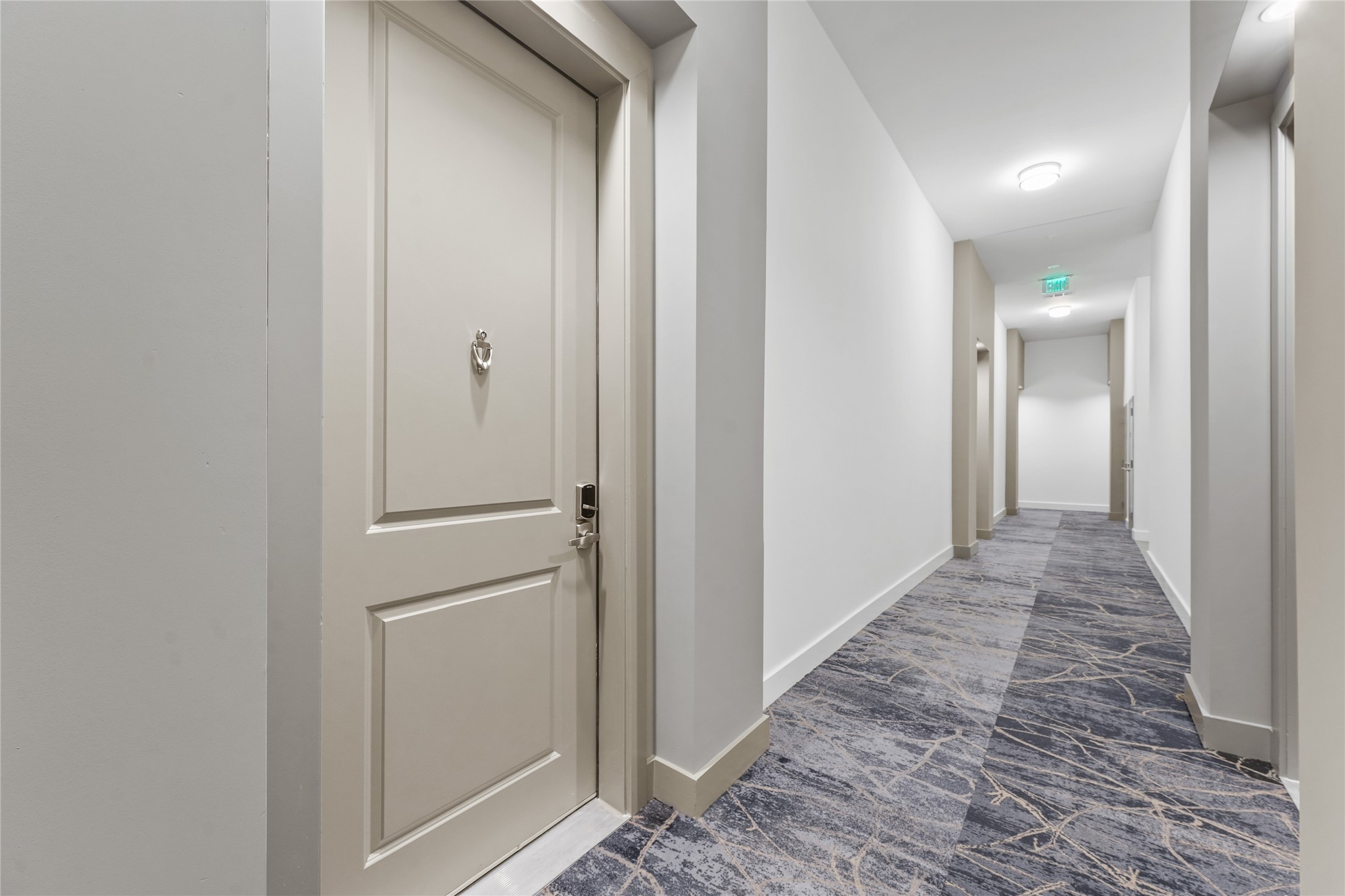 170 Malone Street, Unit 3206 Houston, TX 77007 - Photo 8 of 27 a view of hallway with wooden floor