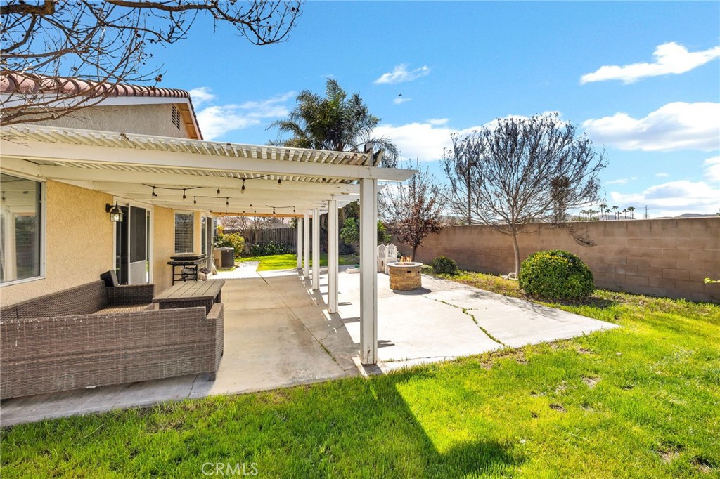 3147 Wimbledon Way Hemet, CA 92545 - Photo 40 of 41 a view of a porch with furniture and garden