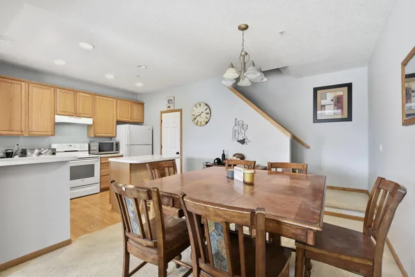 $2,250 | 13905 54th Avenue North, Plymouth, MN 55446