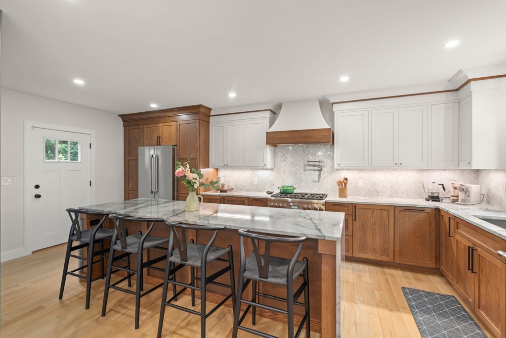 8 Bates Court Dedham, MA 02026 - Photo 11 of 41