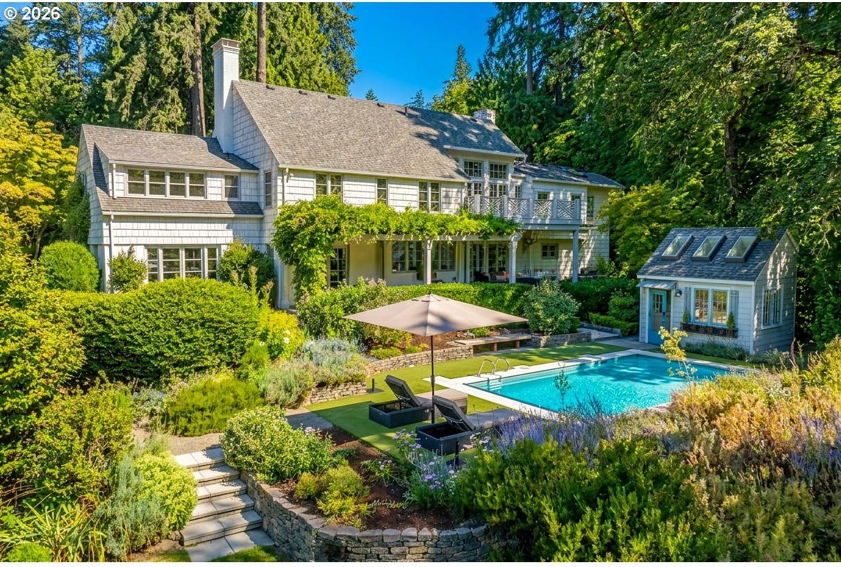 1546 South Military Road Portland, OR 97219 - Photo 1 of 47 Gallery Image 1