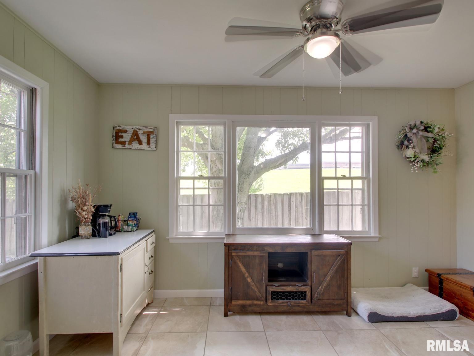 95 Woodlawn Road Quincy, IL 62301 - Photo 5 of 30