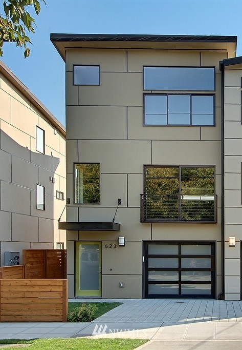 623 North 48th Street Seattle, WA 98103 - Photo 2 of 14