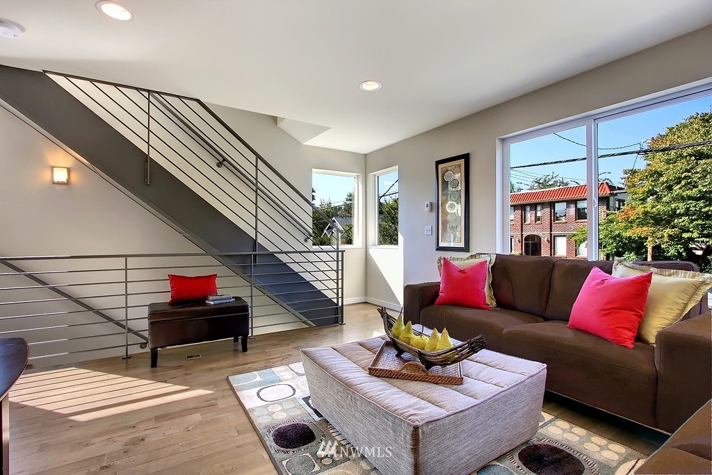 623 North 48th Street Seattle, WA 98103 - Photo 4 of 14