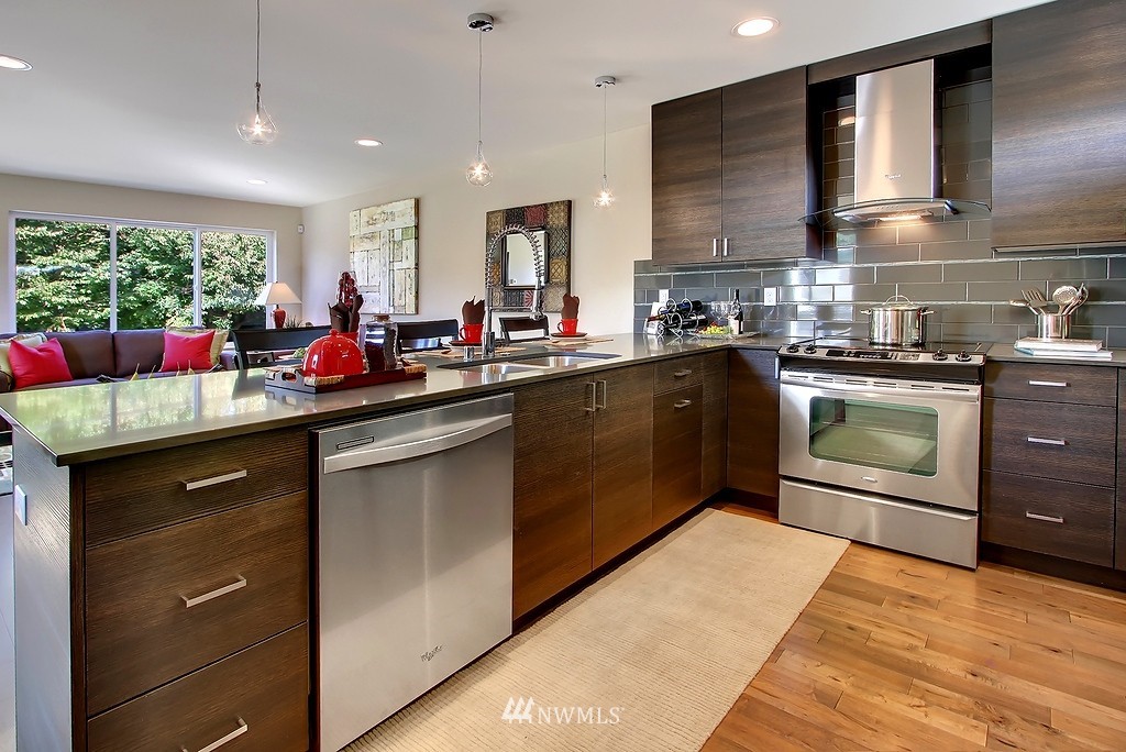 623 North 48th Street Seattle, WA 98103 - Photo 7 of 14