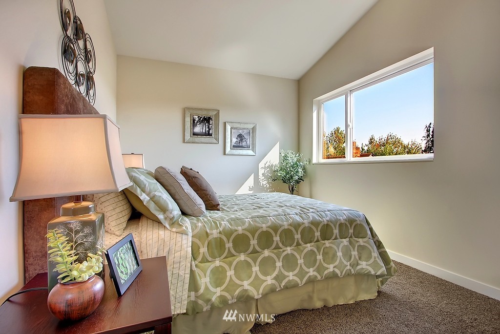 623 North 48th Street Seattle, WA 98103 - Photo 10 of 14