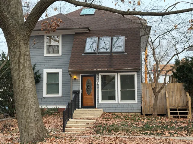 $2,300 | 410 West Illinois Street, Urbana, IL 61801