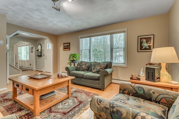 22 Heather Way Sharon, MA 02067 - Photo 4 of 29 Gallery Image 4