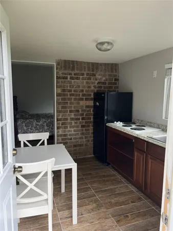$850 | 3061 Walnut Springs Drive, Katy, TX 77449