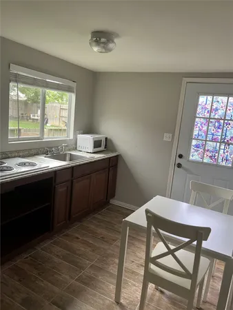 $850 | 3061 Walnut Springs Drive, Katy, TX 77449