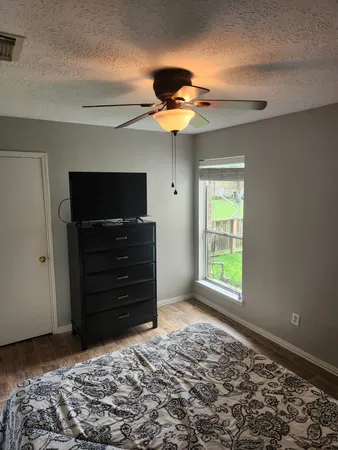 $850 | 3061 Walnut Springs Drive, Katy, TX 77449