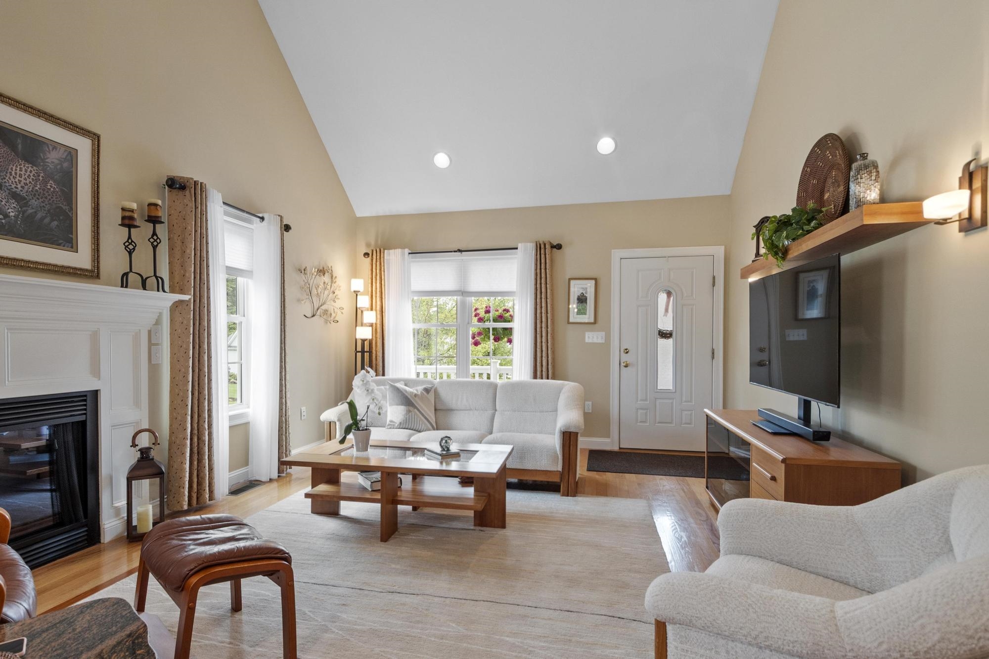 18 Harvest Road Windham, NH 03087 - Photo 13 of 45
