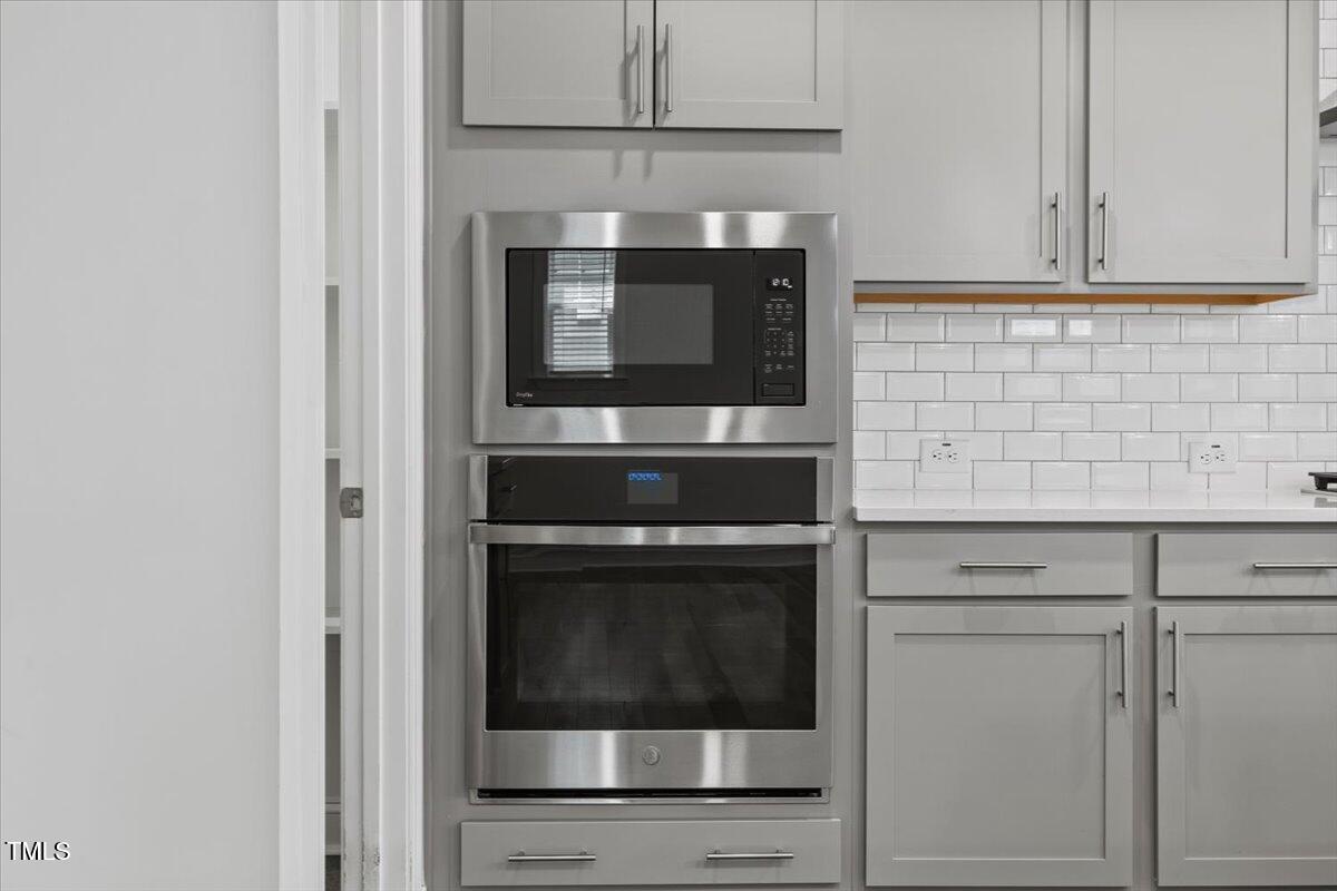 4716 Crescent Square Street, Unit 1314 Raleigh, NC 27616 - Photo 5 of 61 Stainless Steel Built in Convection Oven & Microwave