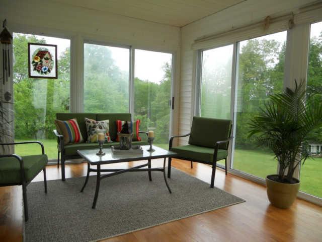 2778 Battle Creek Road Springfield, TN 37172 - Photo 12 of 20 a balcony with furniture and a potted plant