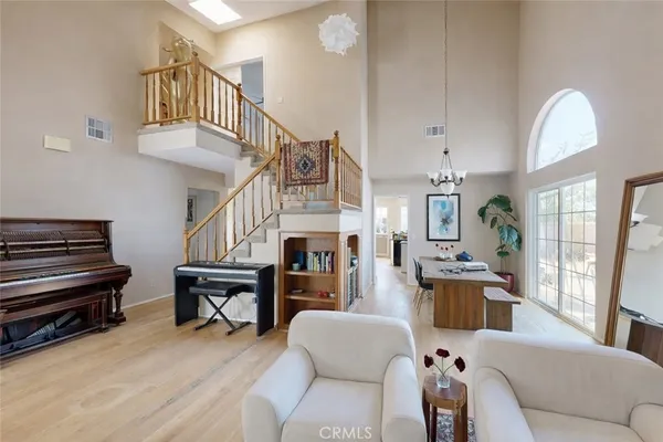 $3,500 | 5637 Redwood Avenue, Palmdale, CA 93551