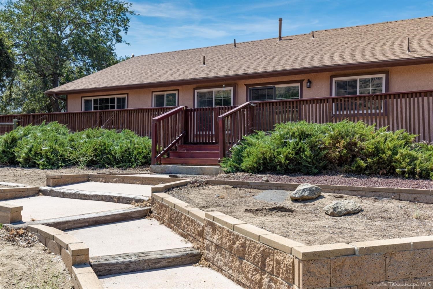 26015 Bear Valley Road Tehachapi, CA 93561 - Photo 15 of 22 Gallery Image 15