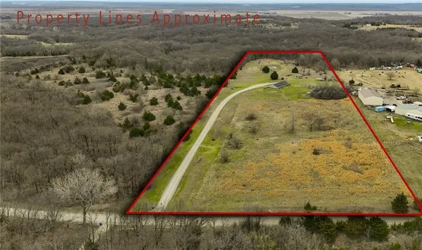 $419,000 | 13271 23rd Street, Perry, KS 66073