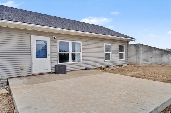 $419,000 | 13271 23rd Street, Perry, KS 66073
