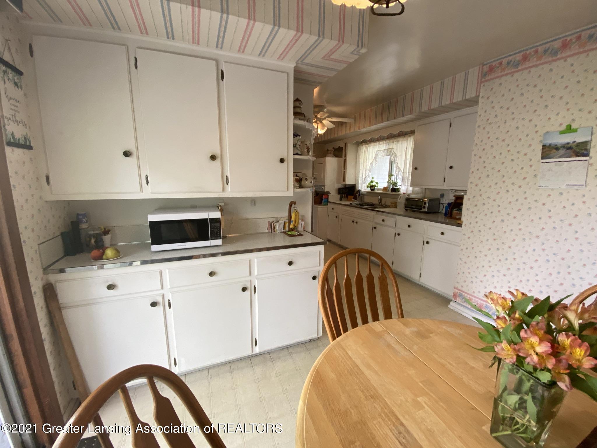 1467 East State Road Lansing, MI 48906 - Photo 11 of 35 IMG_5672