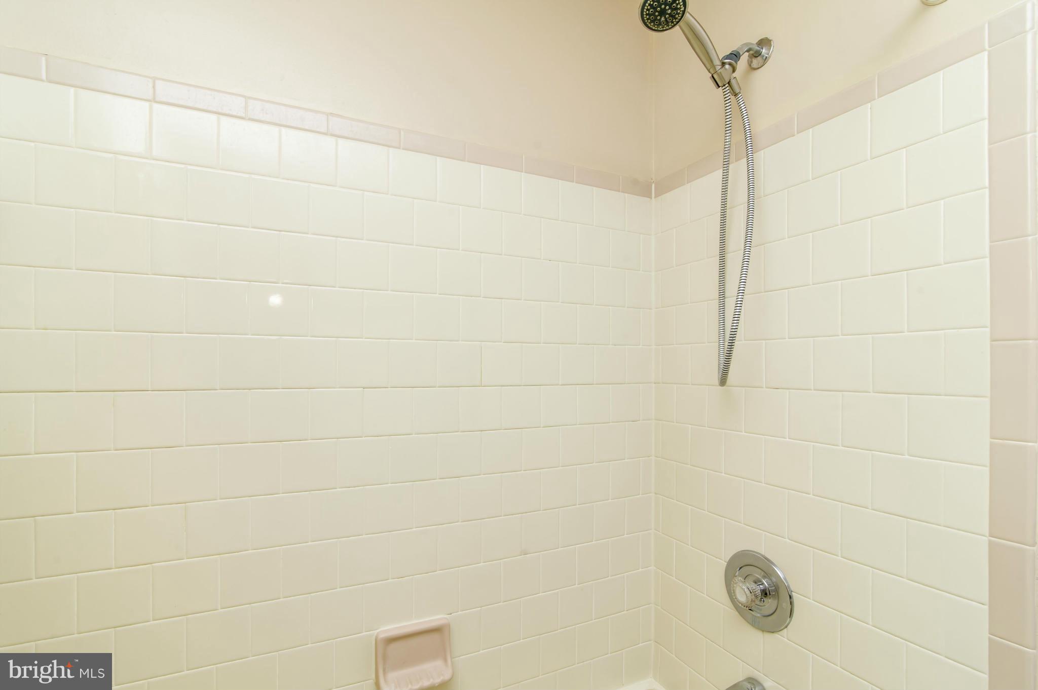 8115 Timberbrooke Road Baltimore, MD 21237 - Photo 14 of 29 Bath