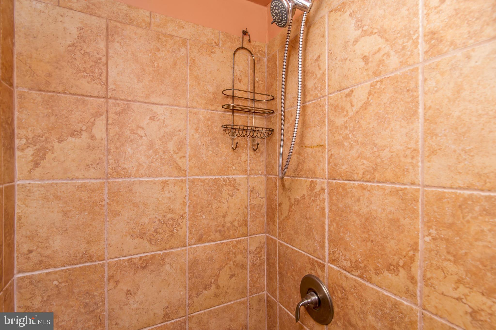 8115 Timberbrooke Road Baltimore, MD 21237 - Photo 19 of 29 Bath