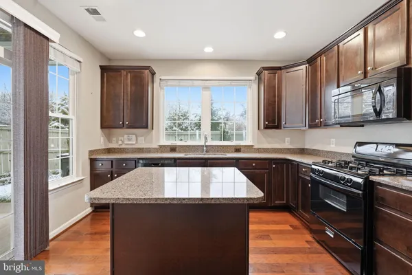 $3,600 | 44025 Vaira Terrace, Chantilly, VA 20152