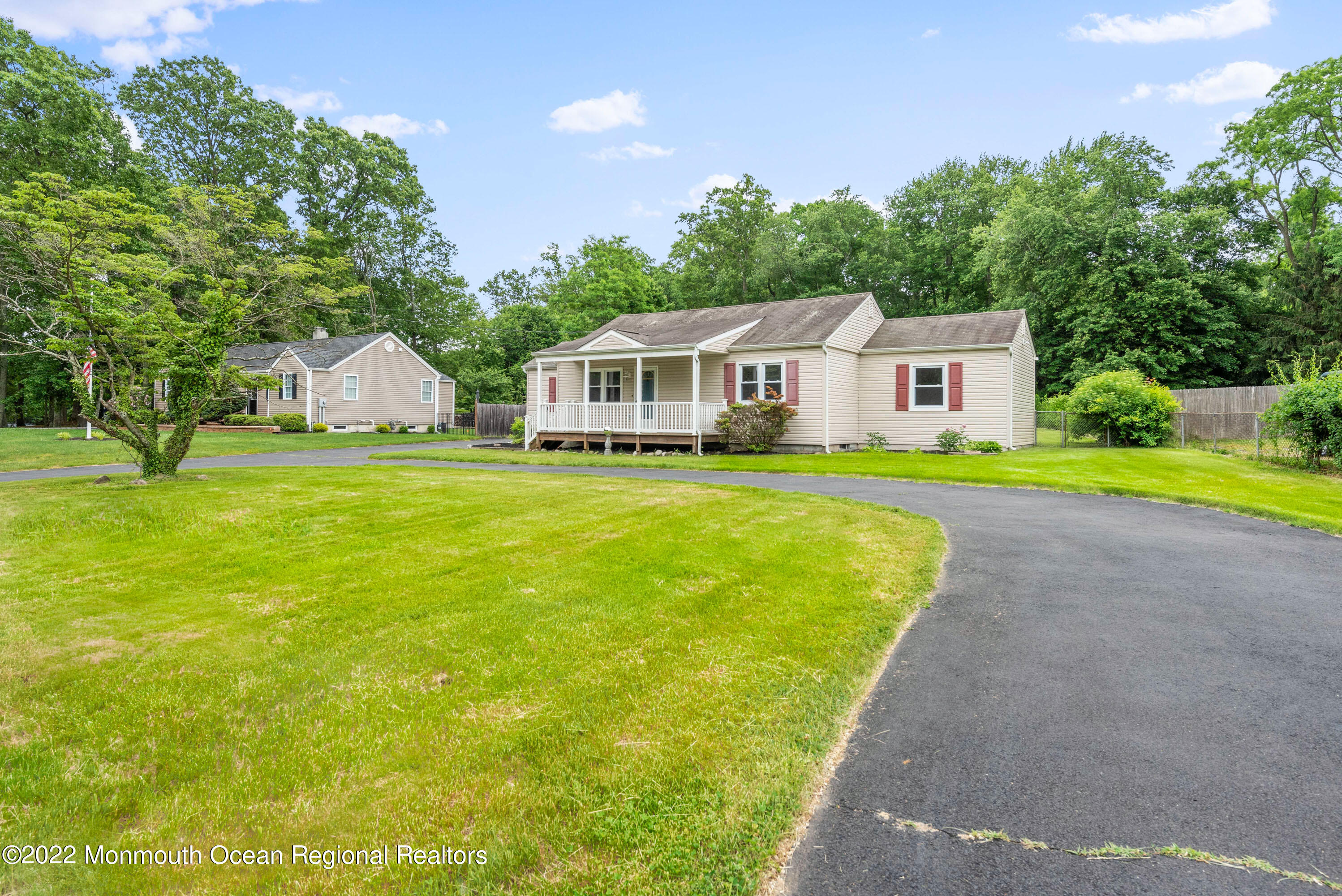 532 Brickyard Road Freehold, NJ 07728 - Photo 2 of 32 DSC_6982