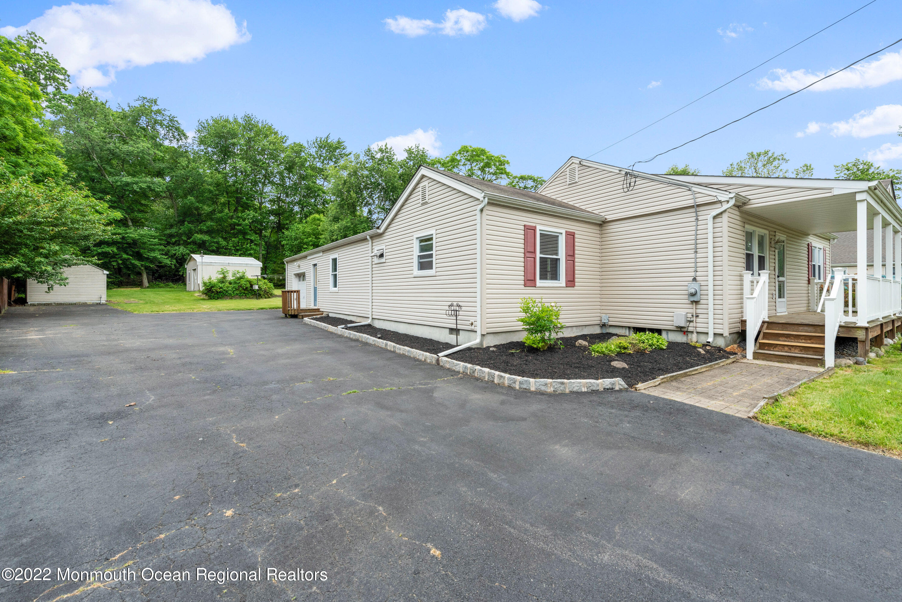 532 Brickyard Road Freehold, NJ 07728 - Photo 5 of 32 DSC_6993