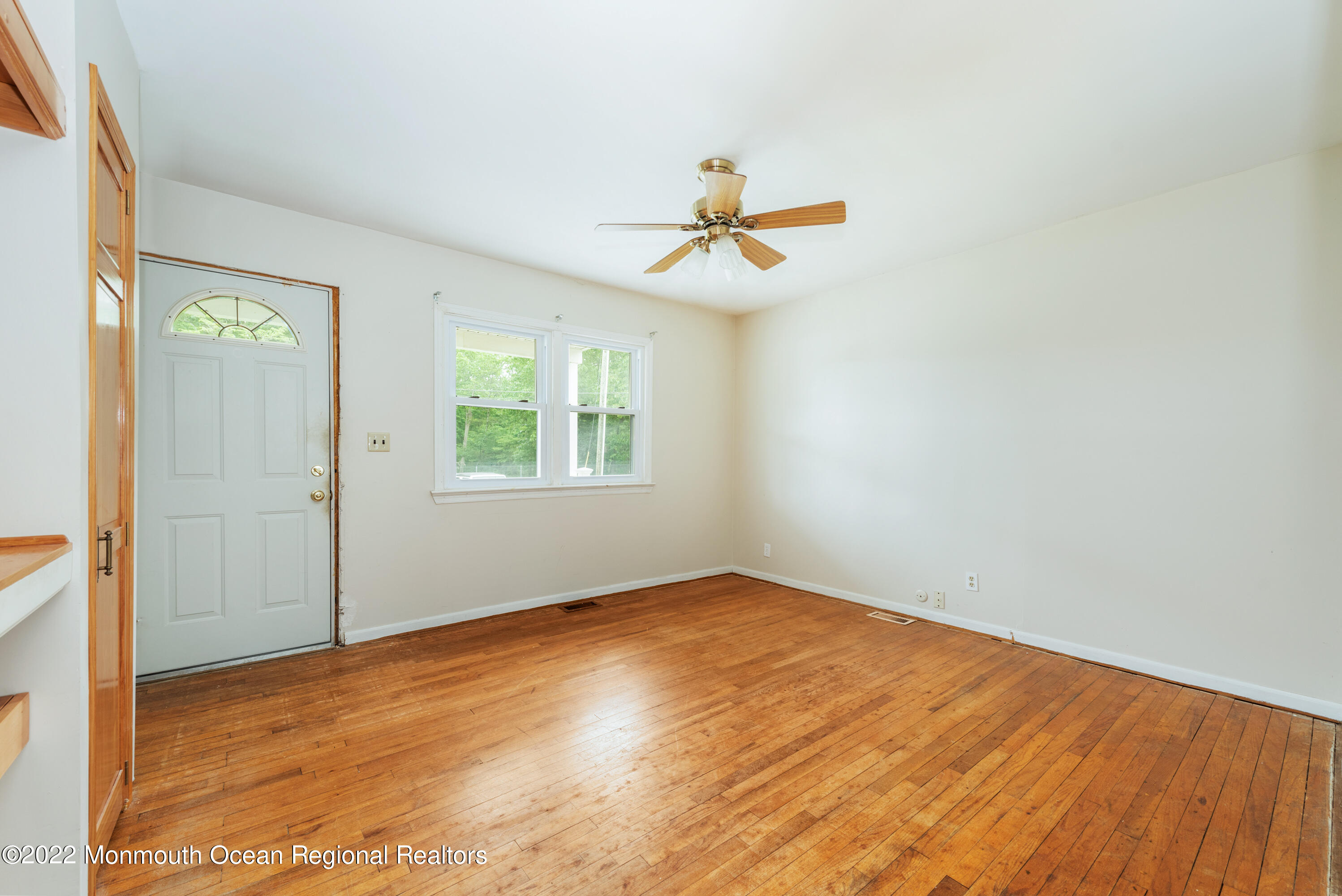 532 Brickyard Road Freehold, NJ 07728 - Photo 6 of 32 DSC_7052