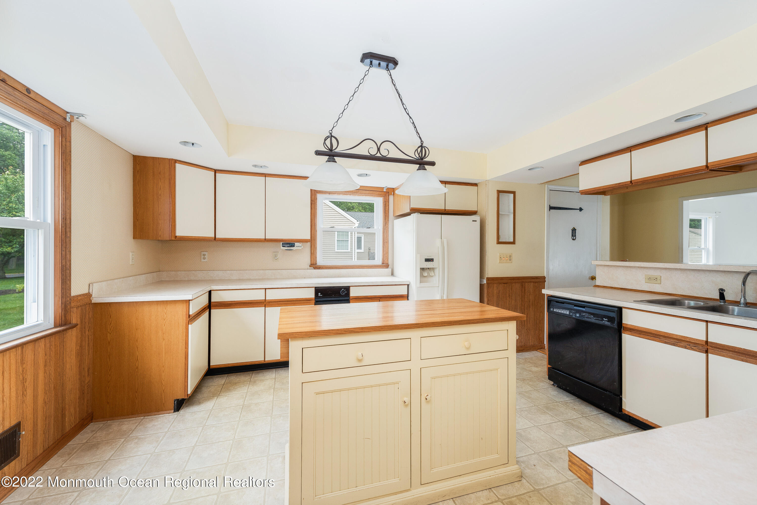 532 Brickyard Road Freehold, NJ 07728 - Photo 10 of 32 DSC_7081