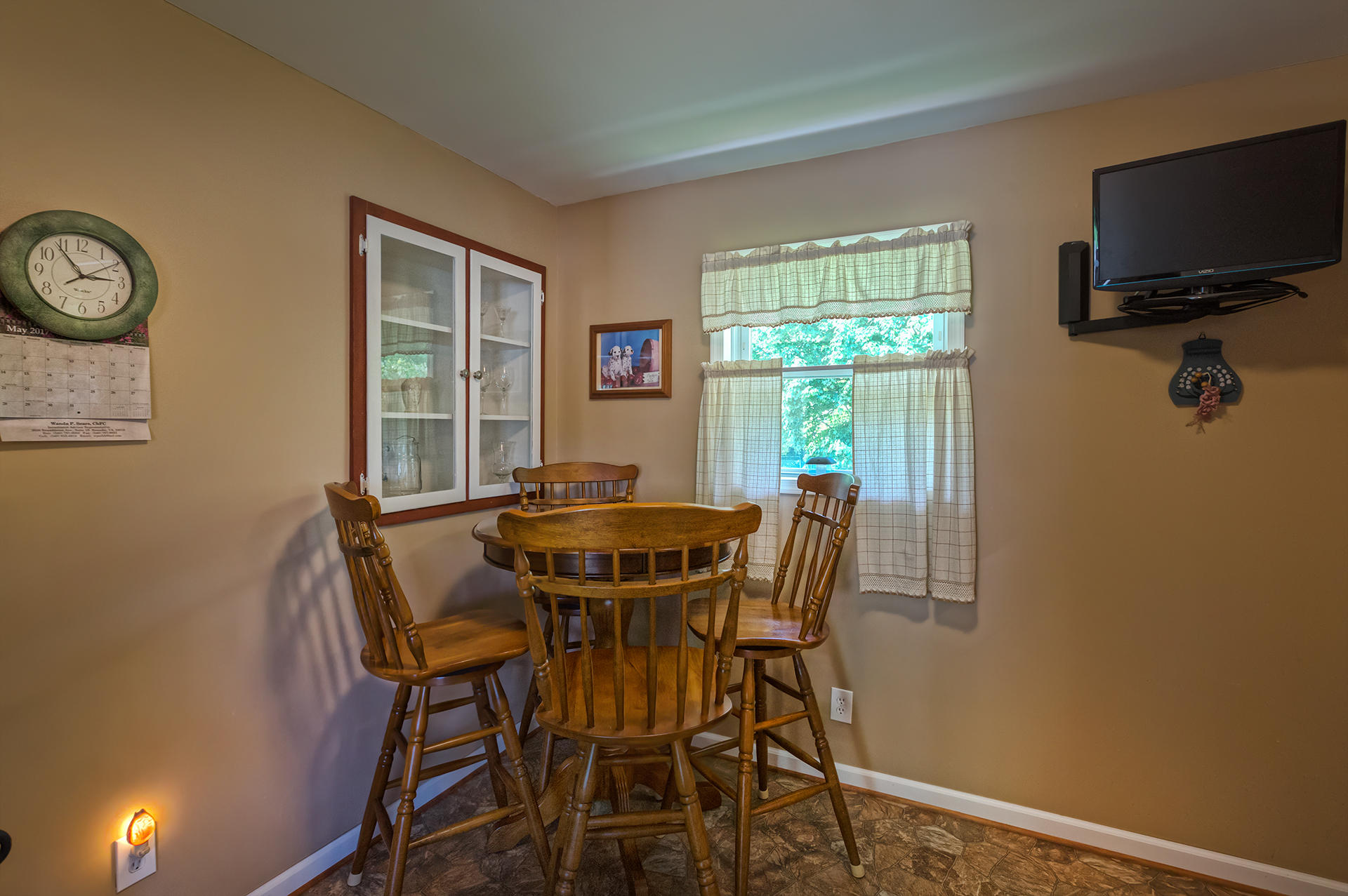 1942 Laura Road Northwest Roanoke, VA 24017 - Photo 5 of 24 Dining Area