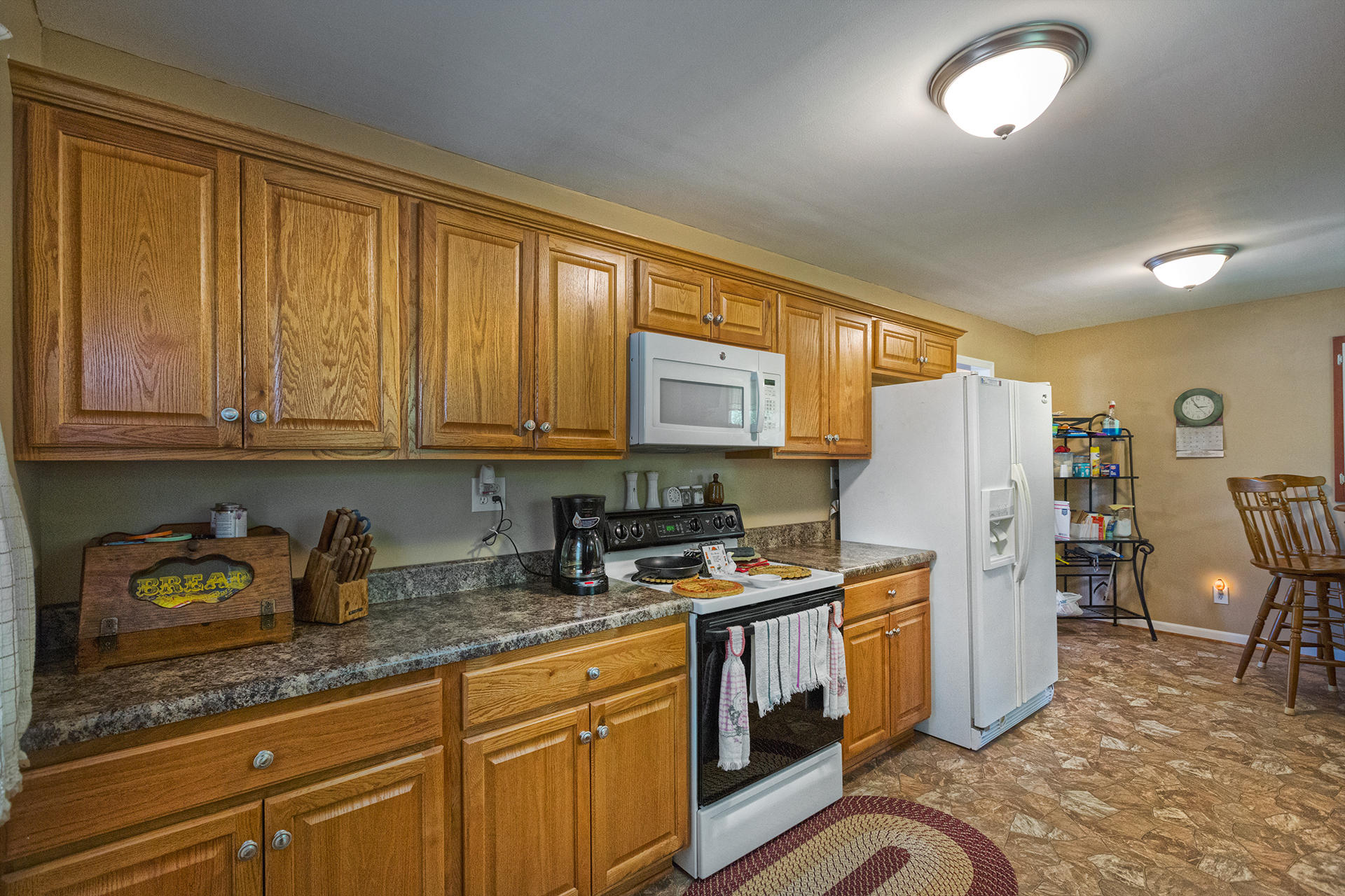 1942 Laura Road Northwest Roanoke, VA 24017 - Photo 8 of 24 Eat-in Kitchen