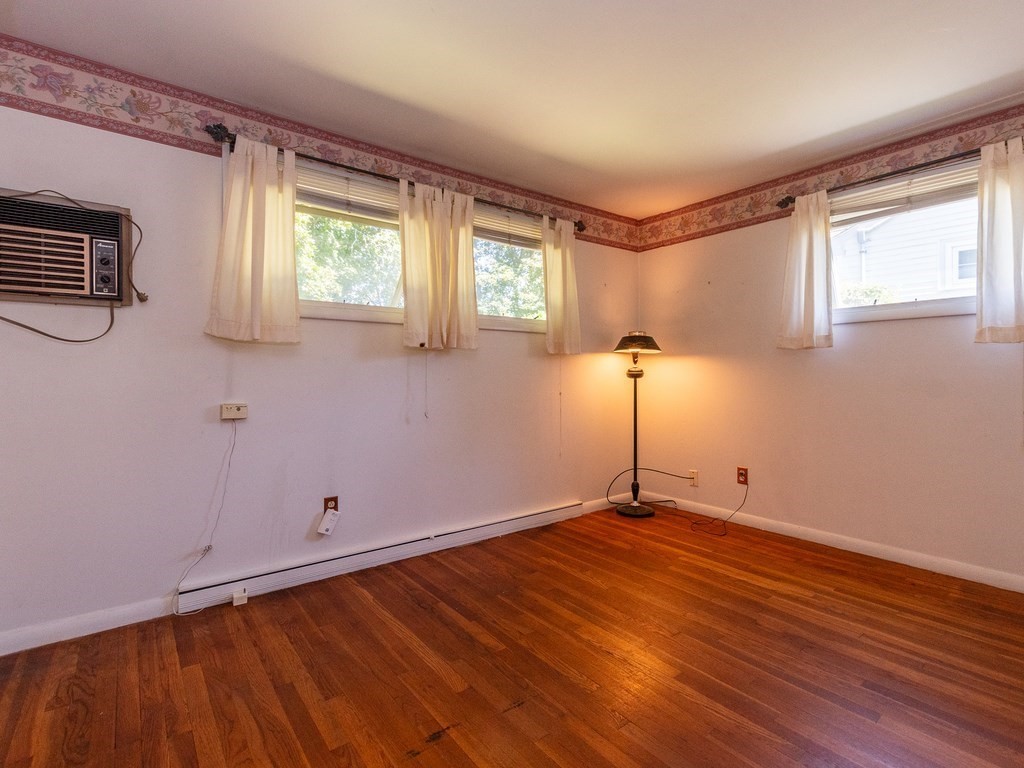 163 Ravenswood Road Waltham, MA 02453 - Photo 9 of 27 Gallery Image 9