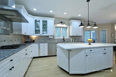 $975,000 | 23475 West Newhaven Drive, Hawthorn Woods, IL 60047
