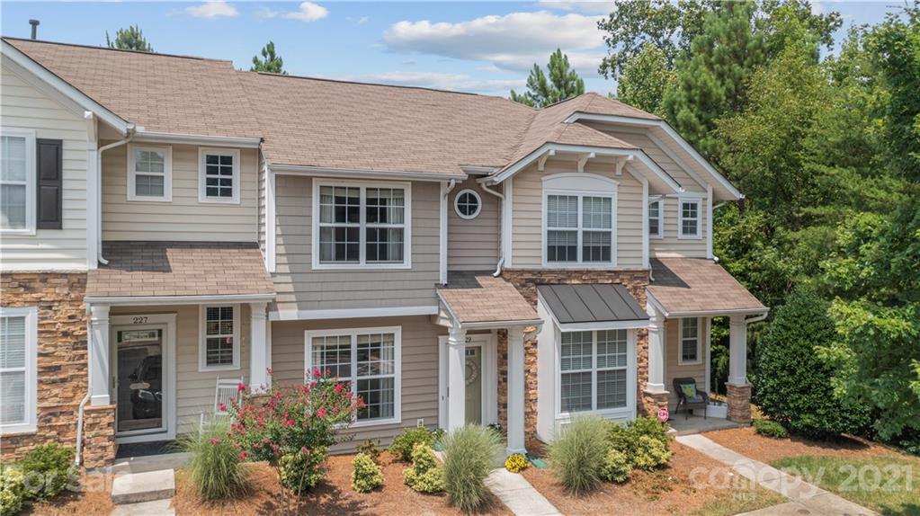 229 Dawn Mist Lane, Unit 43 Fort Mill, SC 29708 - Photo 3 of 39 Gallery Image 3