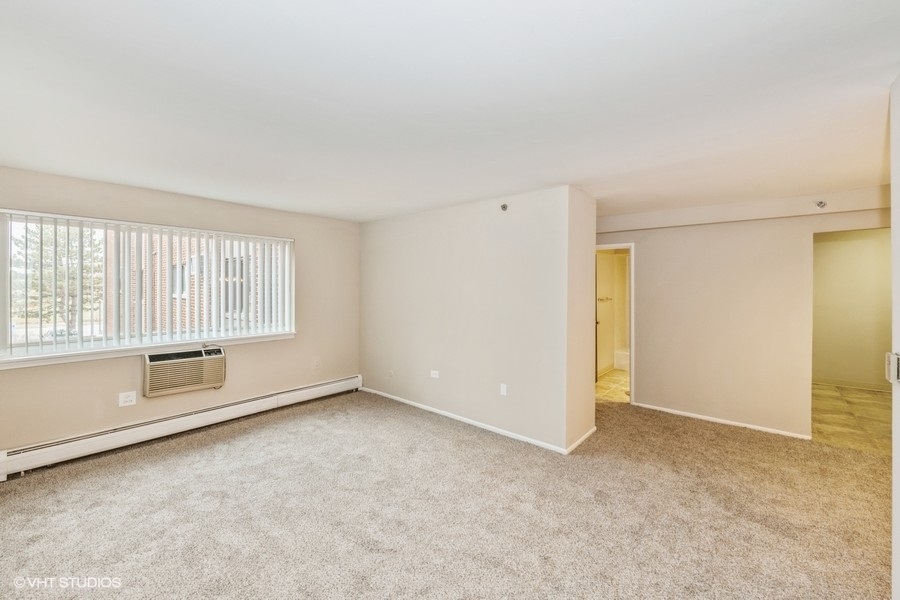 2021 South Wolf Road, Unit 2210 Hillside, IL 60162 - Photo 11 of 15