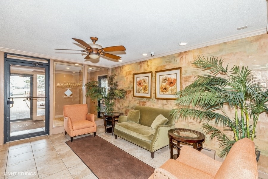 2021 South Wolf Road, Unit 2210 Hillside, IL 60162 - Photo 12 of 15