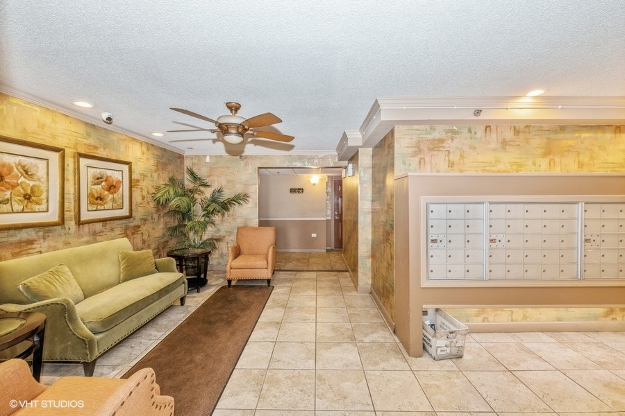 2021 South Wolf Road, Unit 2210 Hillside, IL 60162 - Photo 13 of 15